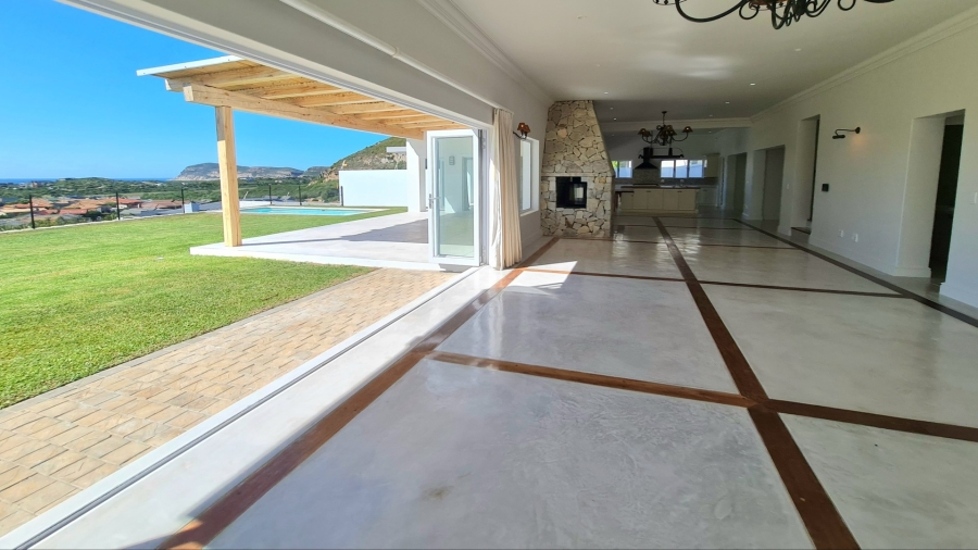 7 Bedroom Property for Sale in Whale Rock Western Cape